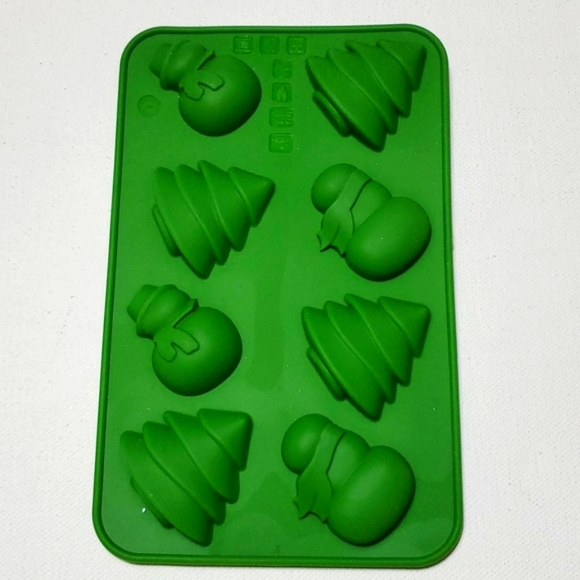 Chocolate Molds Christmas Themed By Trudeau 2 Pcs Set - Picture 11 of 14